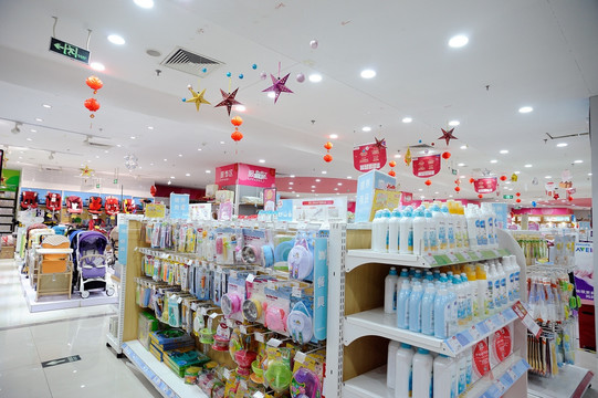 奶粉貨架上的嬰童用品選購指南 品質(zhì)與安全的雙重考量